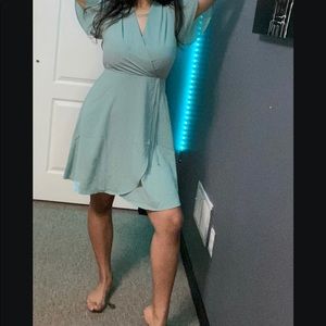 mint green dress pics don’t do the color justice!